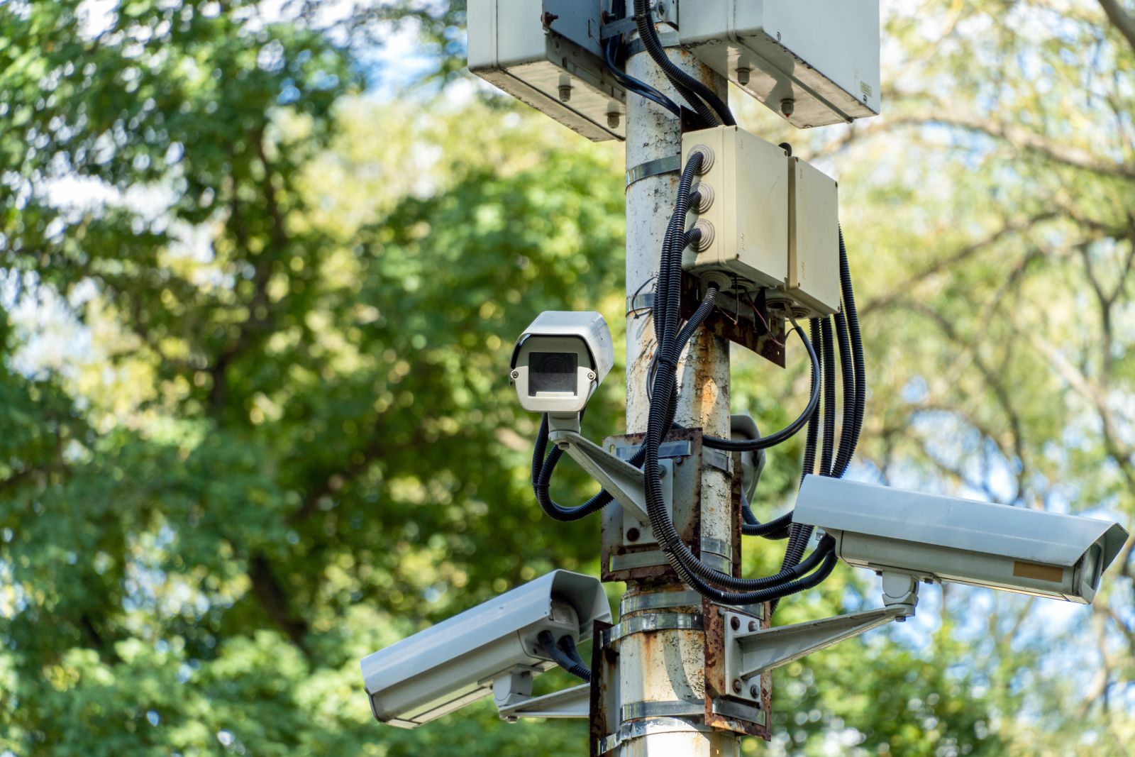 DVR是什麼？傳統類比監控系統 (CCTV) 